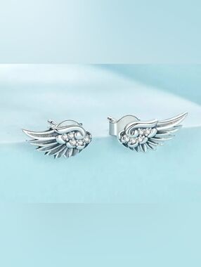 ❤️M $10 Each Or Bundle 4/$20 Sterling Silver Crystal Wing Stud Earrings